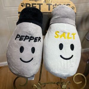 - Giftable World Pet Toy Salt and pepper 8” With Squeaker